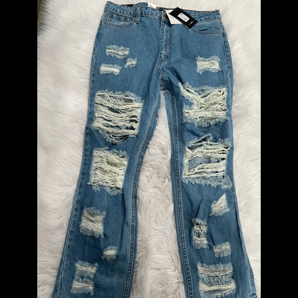 Fashion Nova distressed jean